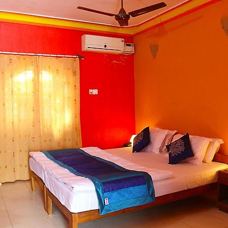 Dreams Palm Beach Resort Calangute Bagian luar foto