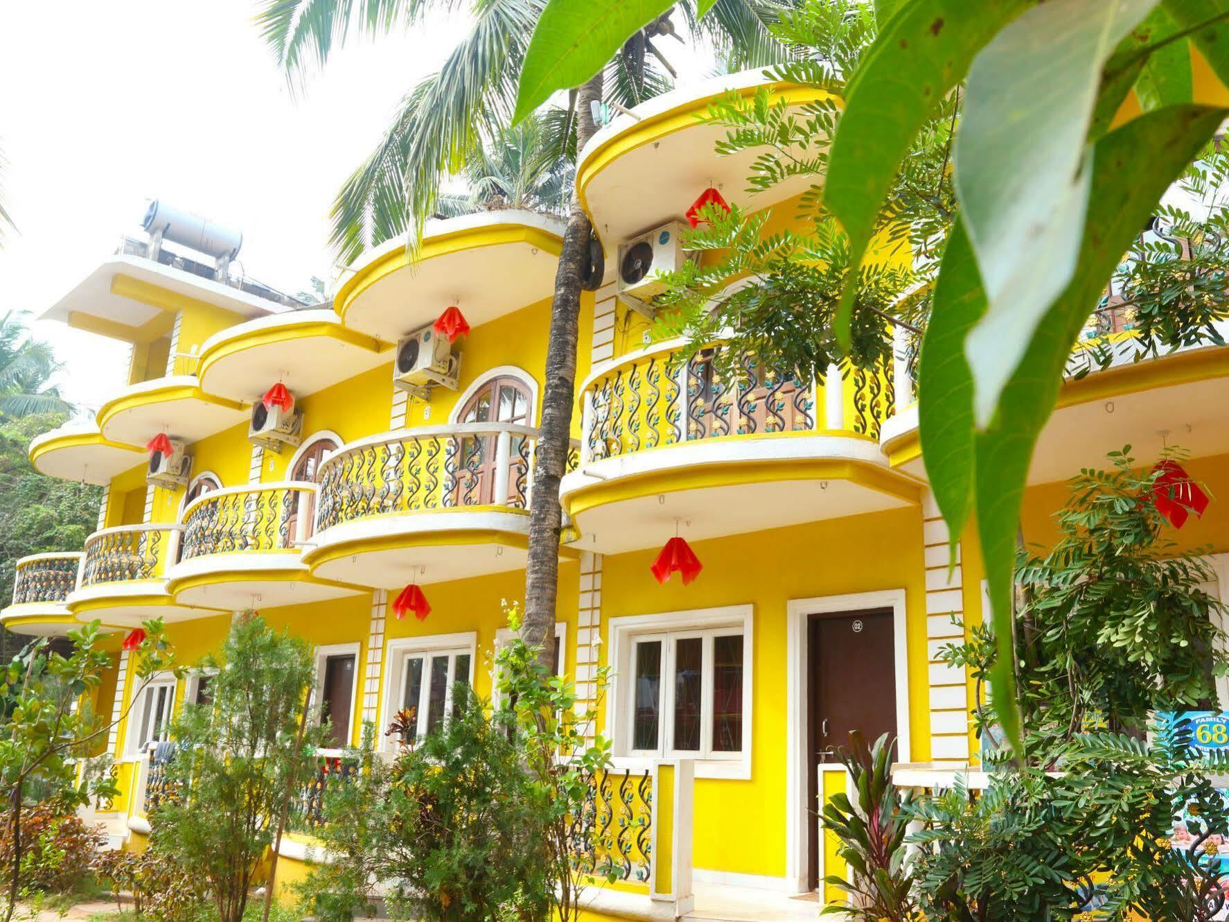Dreams Palm Beach Resort Calangute Bagian luar foto